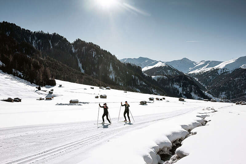 Langlaufen auf der Tschey Wiese im Winter