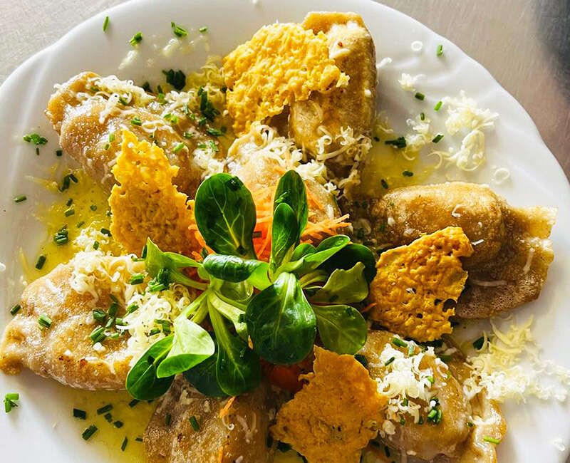 Schlutzkrapfen mit Parmesan und Butter