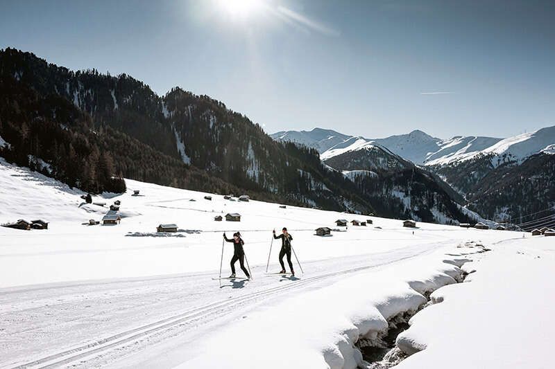 Langlaufen auf der Tschey Wiese im Winter